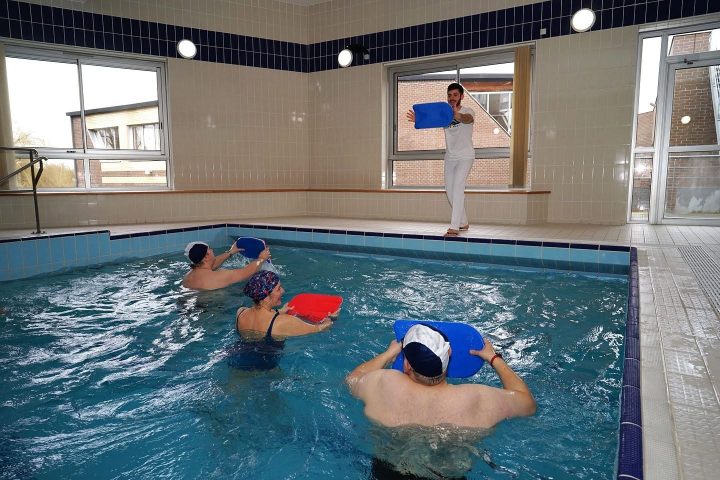Séance de balnéothérapie encadrée en piscine